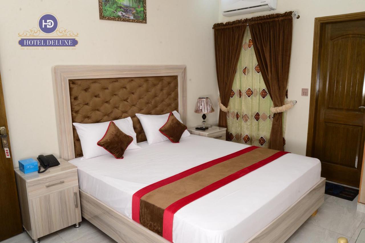 Hotel Deluxe לאהור מראה חיצוני תמונה