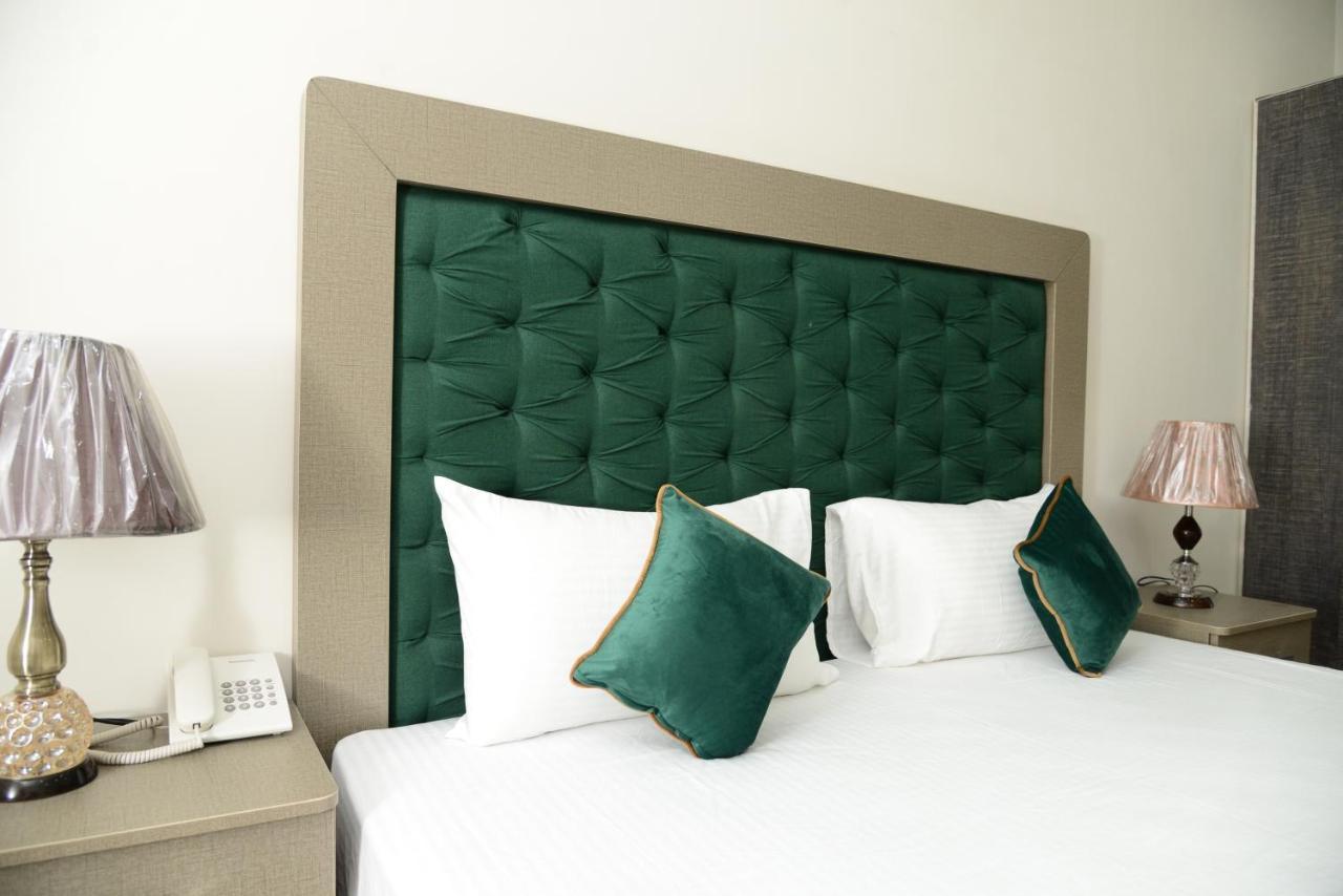 Hotel Deluxe לאהור מראה חיצוני תמונה