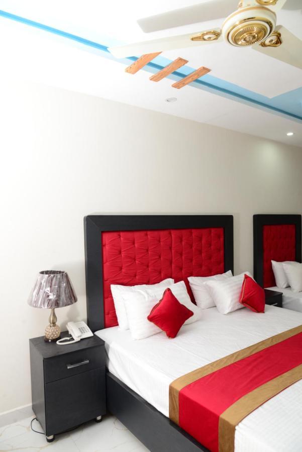 Hotel Deluxe לאהור מראה חיצוני תמונה