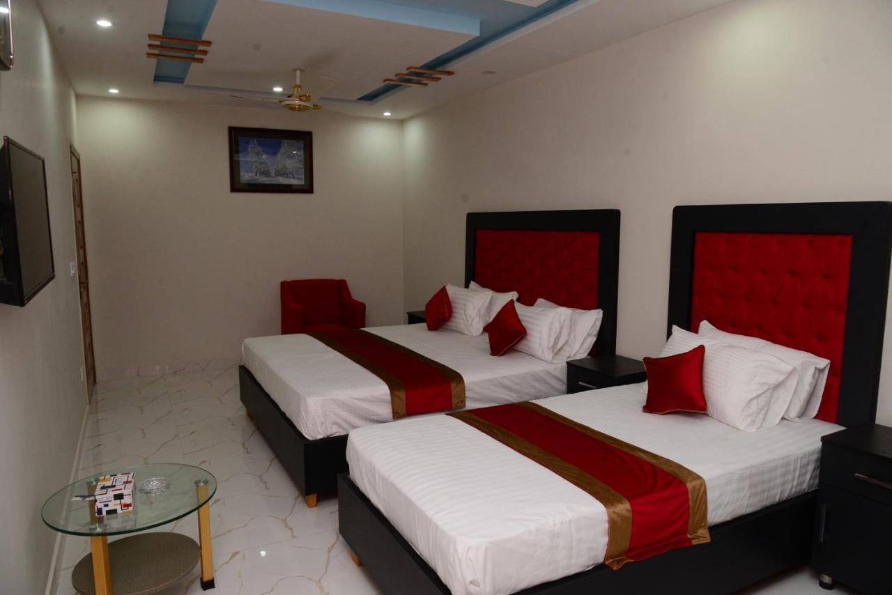 Hotel Deluxe לאהור מראה חיצוני תמונה