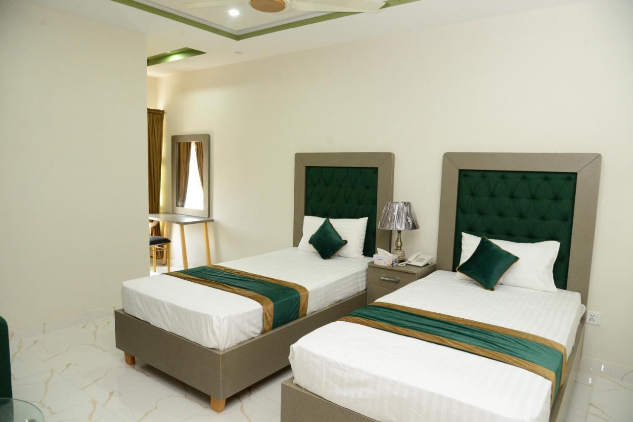 Hotel Deluxe לאהור מראה חיצוני תמונה