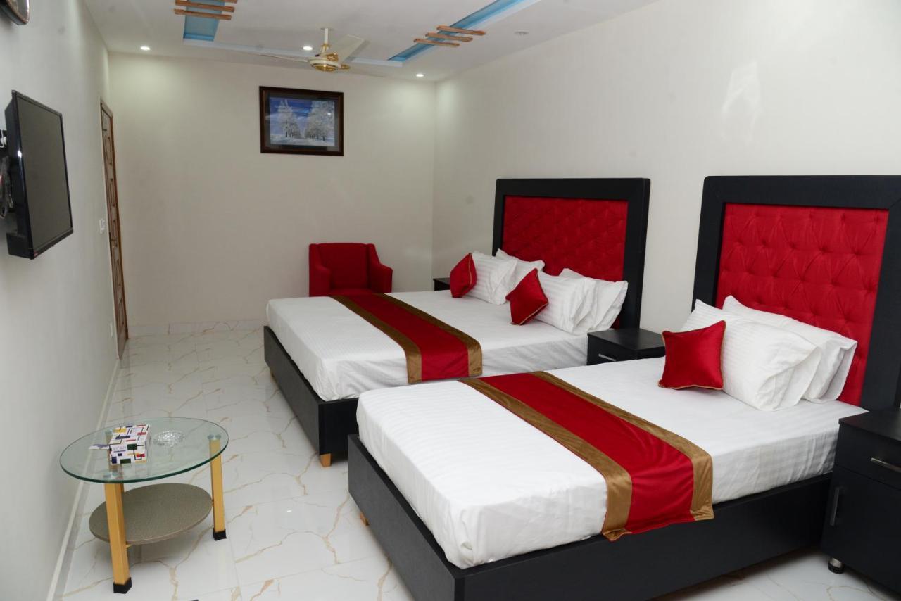 Hotel Deluxe לאהור מראה חיצוני תמונה