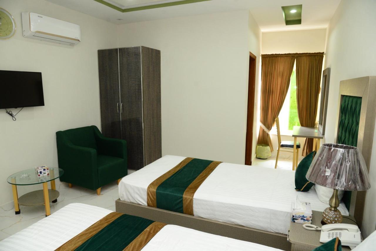 Hotel Deluxe לאהור מראה חיצוני תמונה