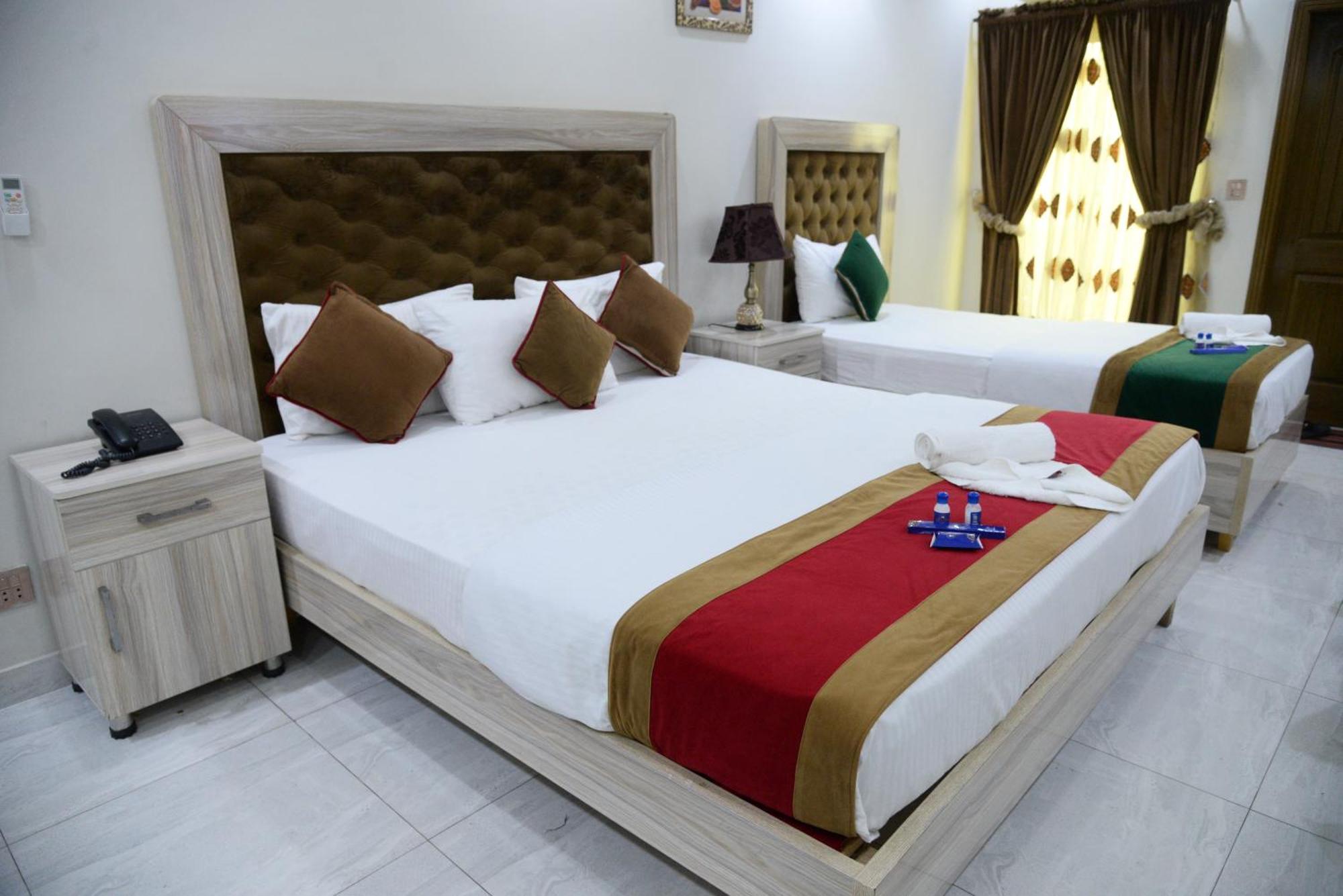 Hotel Deluxe לאהור מראה חיצוני תמונה